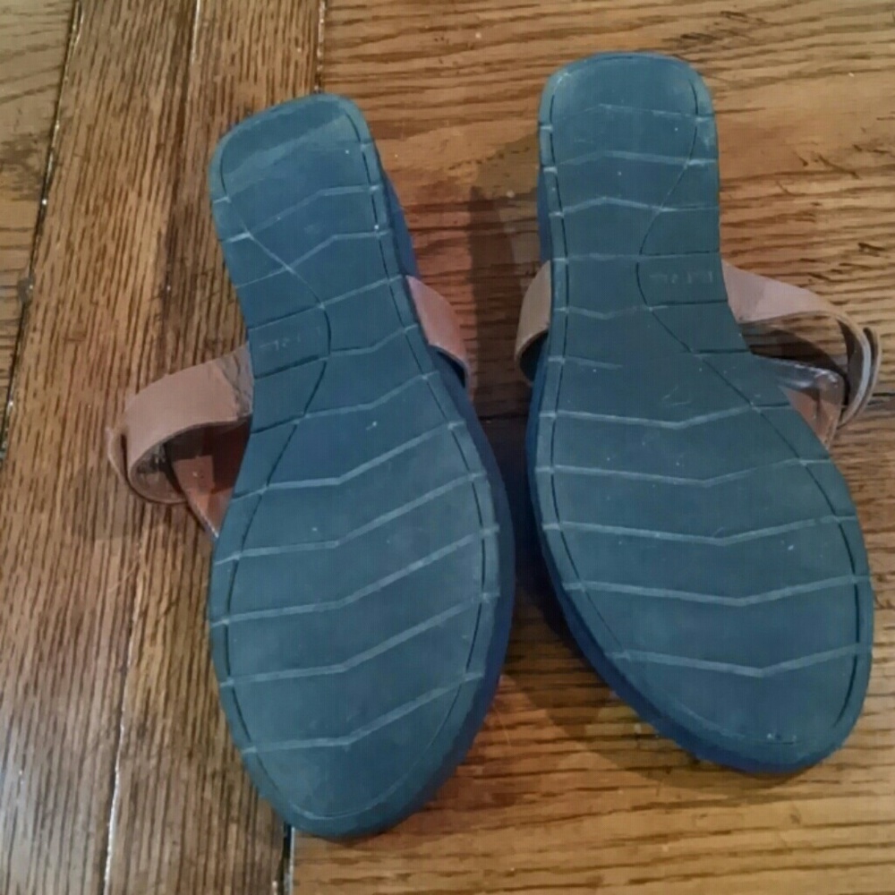 Sandals - Picture 2 of 4